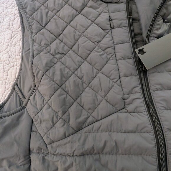 Official Cadillac Merch - Men's Hybrid Vest - Picture 6 of 12